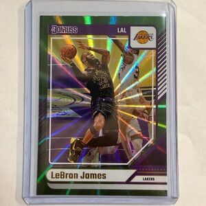 🔥 LeBron James Basketball Donruss Trading Card - Purple and Green